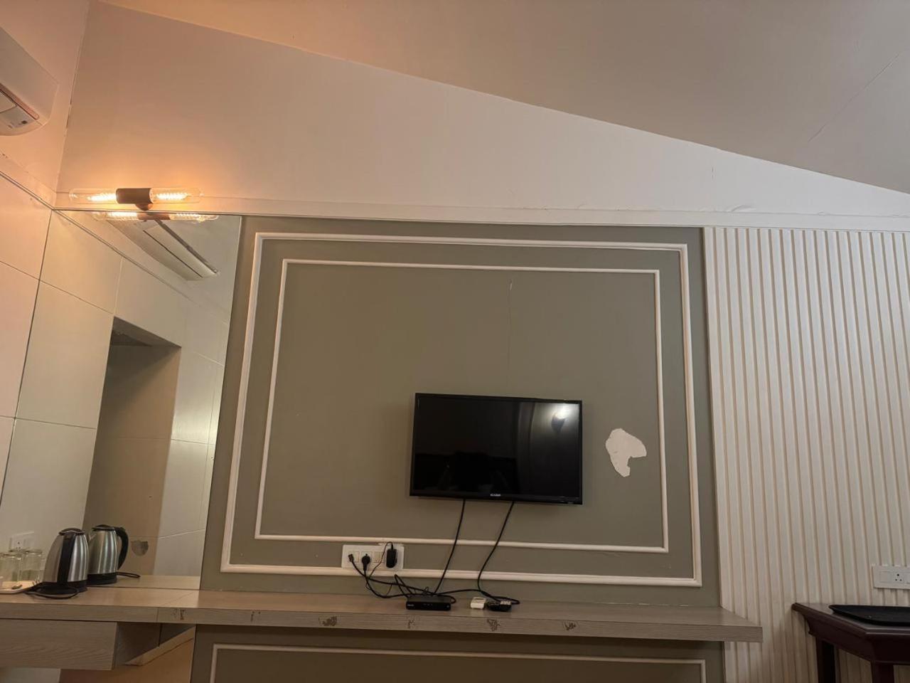 וסאי Majestic Inn מראה חיצוני תמונה
