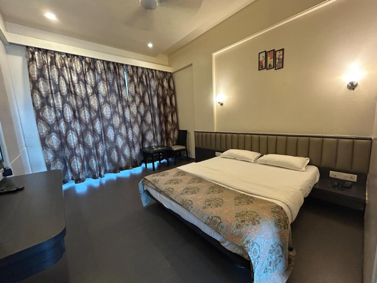 וסאי Majestic Inn מראה חיצוני תמונה